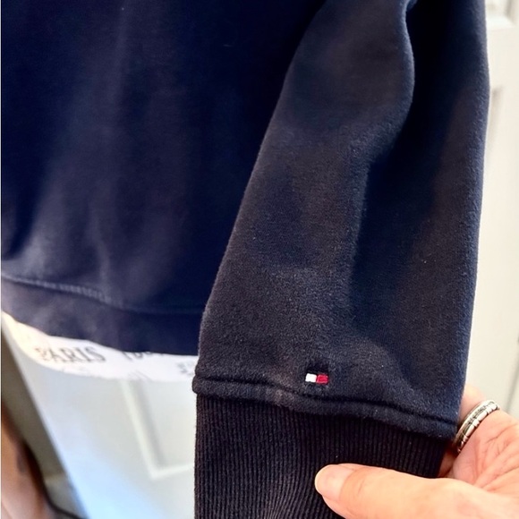 TOMMY HILFIGER Crewneck Flocked Graphic Navy Fleece Lined Sweatshirt ~Small - Picture 4 of 9